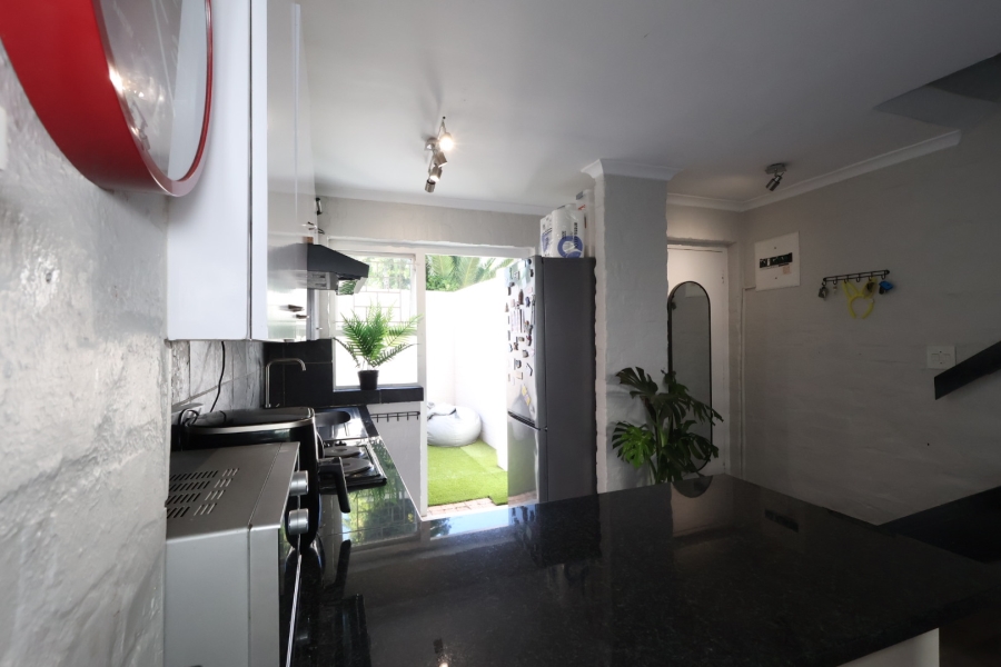 To Let 2 Bedroom Property for Rent in Table View Western Cape